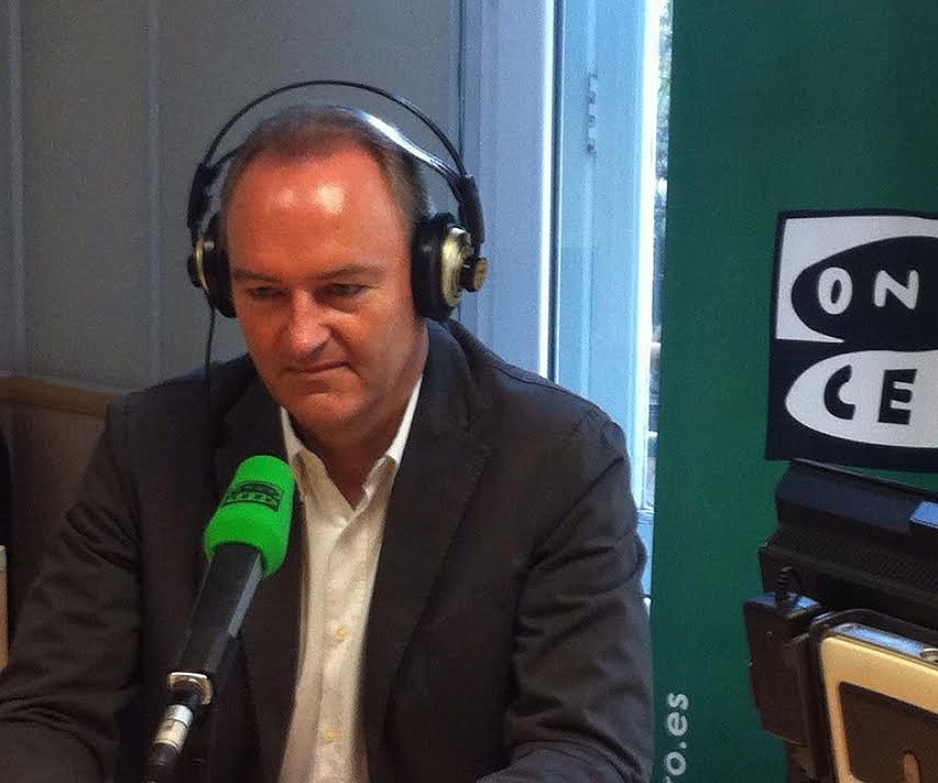 Alberto Fabra: "Seguiré trabajando en Valencia y haremos un traspaso de poderes transparente y normal" Alberto Fabra: "Seguiré trabajando en Valencia y haremos un traspaso de poderes transparente y normal"