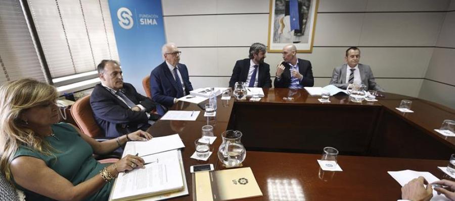 Reunión entre LFP, AFE y RFEF para solventar la huelga del fútbol Reunión entre LFP, AFE y RFEF para solventar la huelga del fútbol