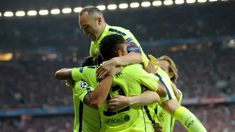 El Barcelona celebra el tanto de Neymar ante El Bayern El Barcelona celebra el tanto de Neymar ante El Bayern