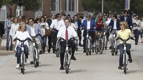 Mariano Rajoy, junto a Cristina Cifuentes y Esperanza Aguirre Mariano Rajoy, junto a Cristina Cifuentes y Esperanza Aguirre