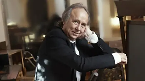 Serrat Serrat en el Baluarte