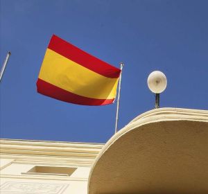 Bandera española en un ayuntamiento Bandera española en un ayuntamiento