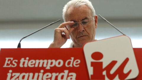 Cayo Lara, tras reunirse con su partido