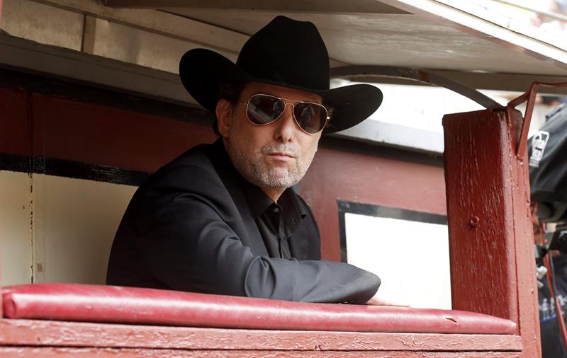 Las polémicas declaraciones de Andrés Calamaro incendian las redes sociales: "El cariño que depositamos en el perro se lo restamos a nuestra familia" Las polémicas declaraciones de Andrés Calamaro incendian las redes sociales: "El cariño que depositamos en el perro se lo restamos a nuestra familia"