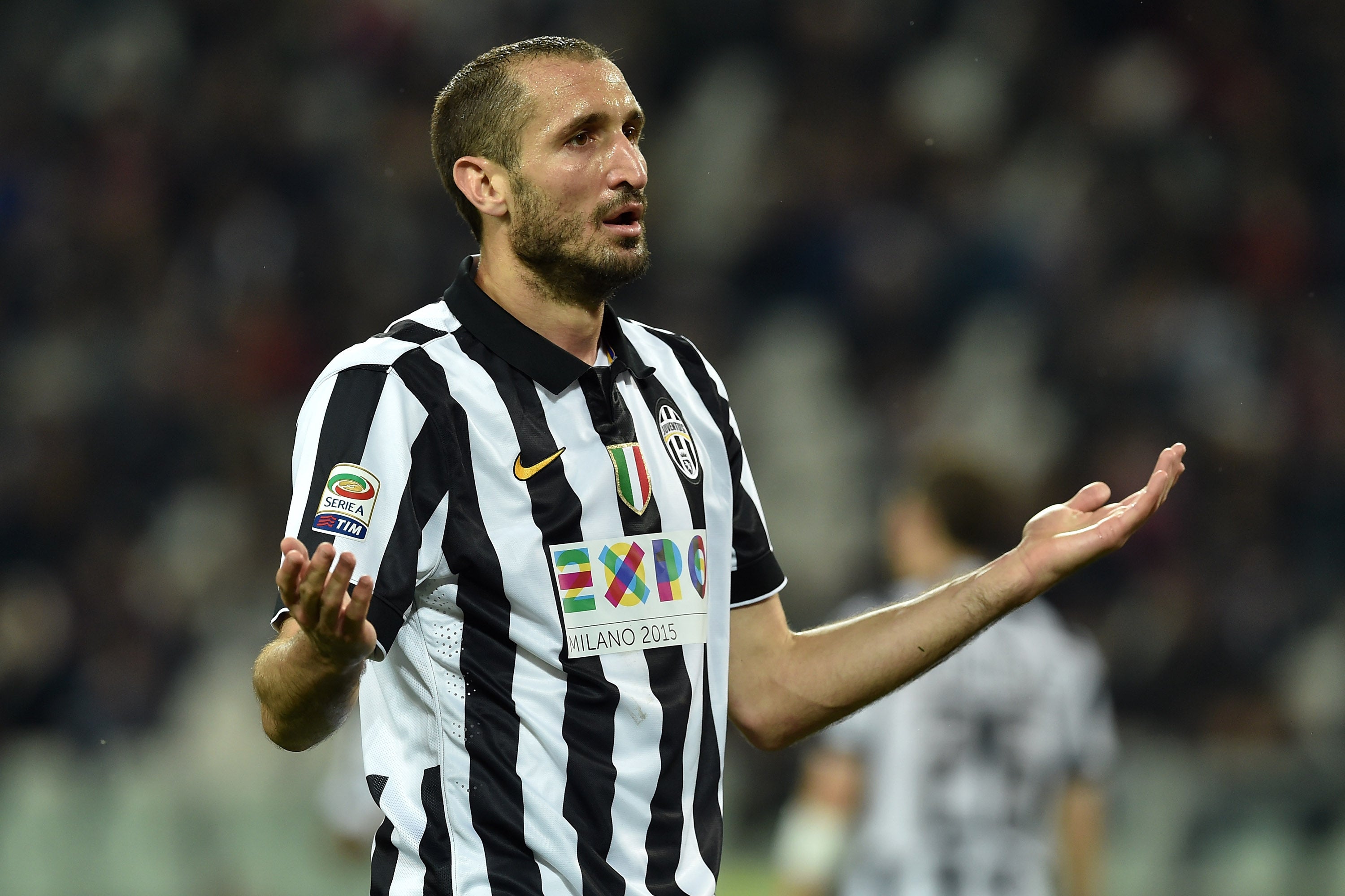 Lesión grave de Chiellini, esguince de rodilla y afectado el ligamento cruzado Lesión grave de Chiellini, esguince de rodilla y afectado el ligamento cruzado