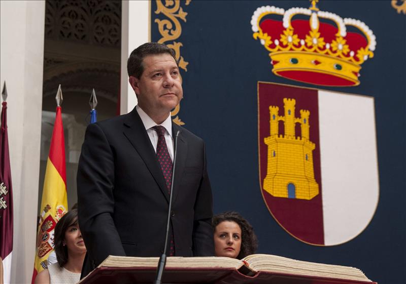 Podemos "invita" a Page a "abanderar el cambio para dar el zarpazo al PP" Podemos "invita" a Page a "abanderar el cambio para dar el zarpazo al PP"