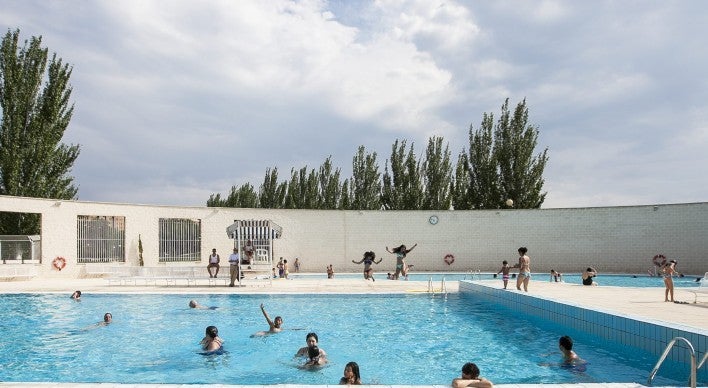 La justicia alemana impone que las niñas musulmanas participen en las clases de natación sin excusas sobre su vestimenta La justicia alemana impone que las niñas musulmanas participen en las clases de natación sin excusas sobre su vestimenta