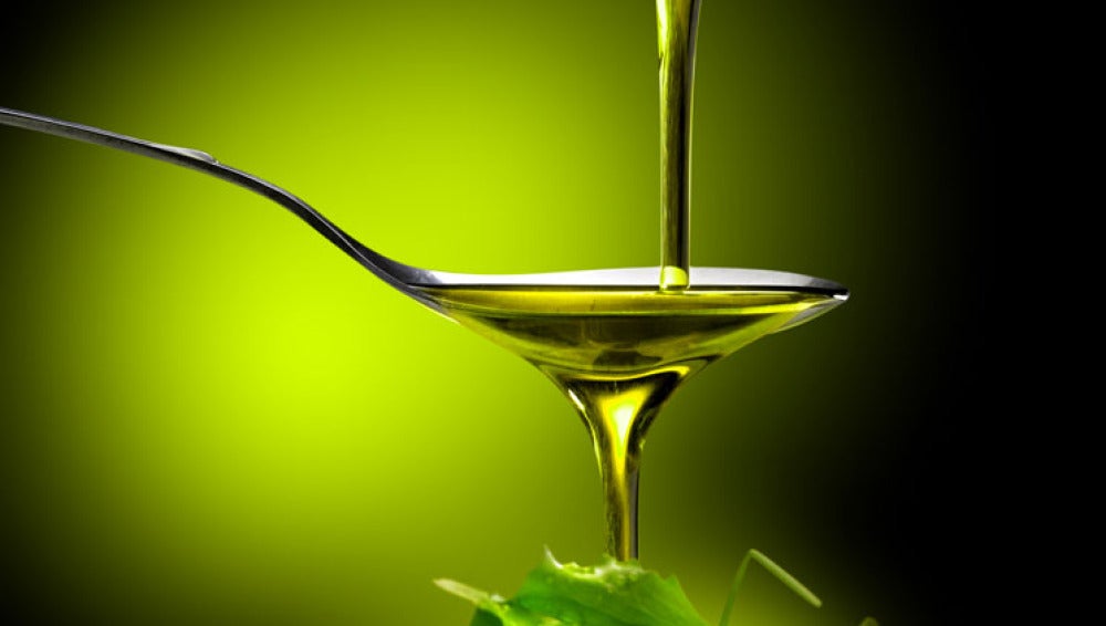 Cuchara con aceite de oliva