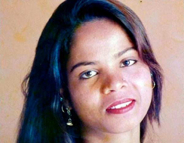 Asia Bibi abandona Pakistán y llega a Canadá seis meses después de su absolución Asia Bibi abandona Pakistán y llega a Canadá seis meses después de su absolución