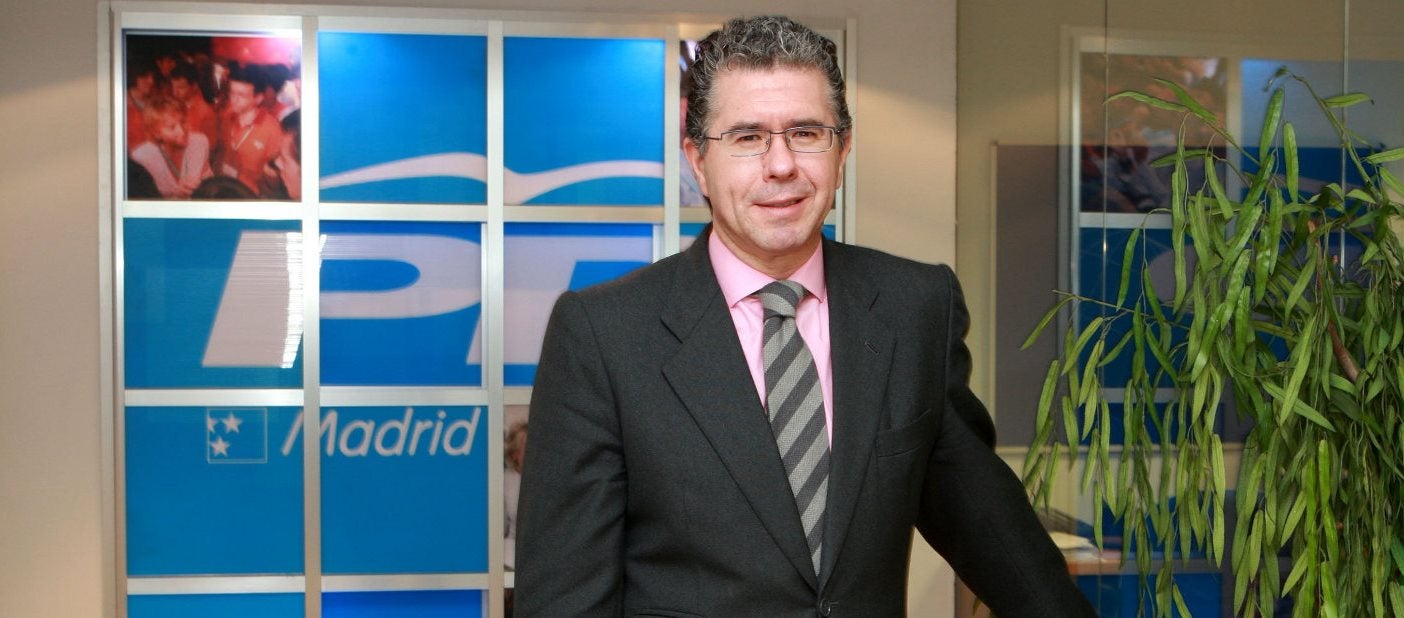 Granados entregó dinero en su despacho de consejero para blanquearlo en Suiza Granados entregó dinero en su despacho de consejero para blanquearlo en Suiza