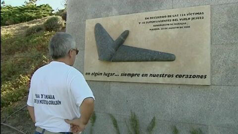Placa homenaje por las v&iacute;ctimas de Spanair