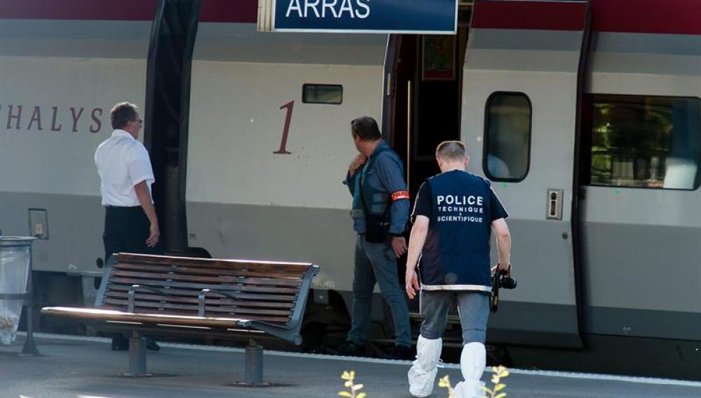Imagen del tren Thalys Amsterdam-París en la estación de Arras