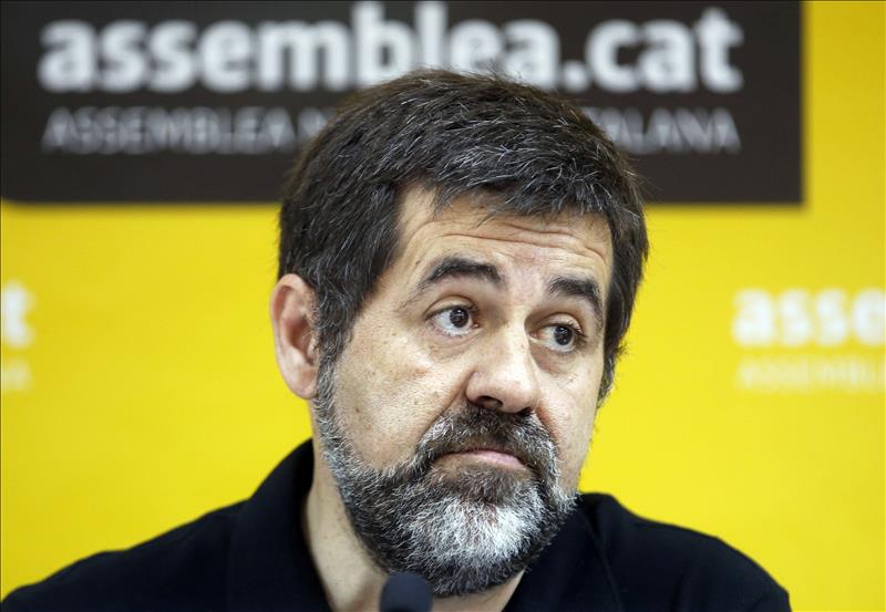 Jordi Sánchez, presidente de la ANC: "Yo no he visto las urnas pero creo a Puigdemont, y sería del género idiota mentir en eso" Jordi Sánchez, presidente de la ANC: "Yo no he visto las urnas pero creo a Puigdemont, y sería del género idiota mentir en eso"