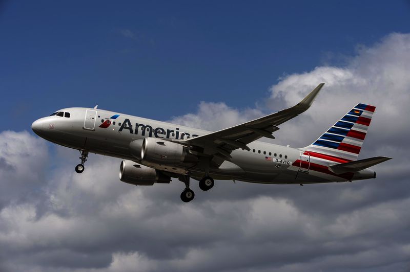 Siete personas abandonan un avión tras conocer que las comandantes eran mujeres Siete personas abandonan un avión tras conocer que las comandantes eran mujeres