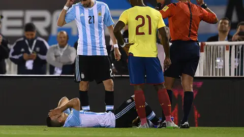 El Kun Agüero se lleva las manos a la cara El Kun Agüero se lleva las manos a la cara