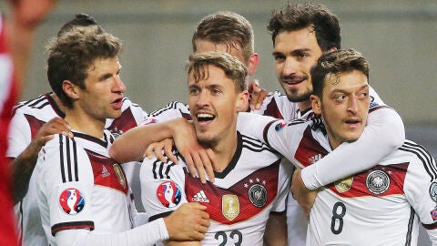 Los jugadores alemanes celebran su pase a la Eurocopa