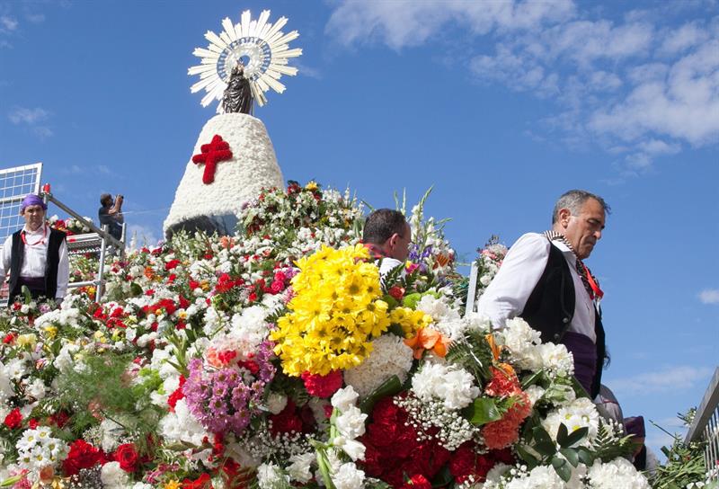 Récord de participación en la la Ofrenda de Flores a la Virgen del Pilar Récord de participación en la la Ofrenda de Flores a la Virgen del Pilar