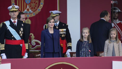 Los Reyes junto a sus hijas en el D&iacute;a de la Hispanidad