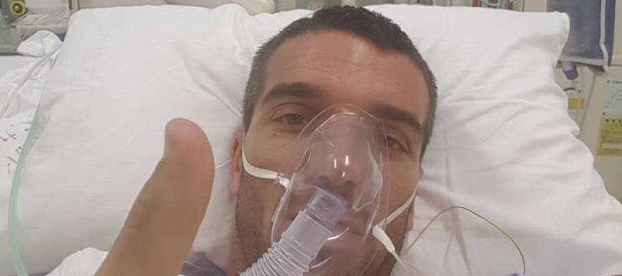 Gesto tranquilizador de De Angelis Gesto tranquilizador de De Angelis