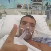 Gesto tranquilizador de De Angelis Gesto tranquilizador de De Angelis