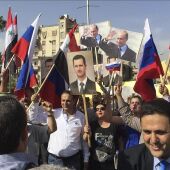 Cientos de sirios se manifiestan ante la embajada rusa en Damasco