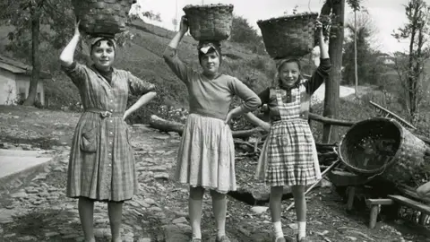 Imagen de la exposición “La dura infancia. Fotografía y trabajo infantil en Asturias” Imagen de la exposición “La dura infancia. Fotografía y trabajo infantil en Asturias”