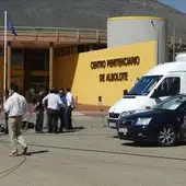 Imagen del exterior del centro penitenciario de Albolote, en Granada Imagen del exterior del centro penitenciario de Albolote, en Granada