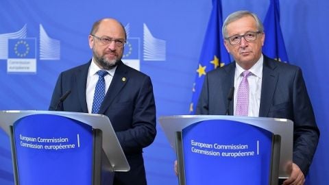El presidente de la Comisi&oacute;n Europea, Jean Claude Juncker, y el del Parlamento Europeo, Martin Schulz