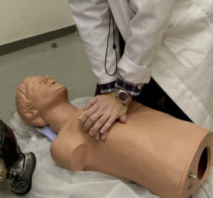 Maniobra de reanimación cardiopulmonar Maniobra de reanimación cardiopulmonar