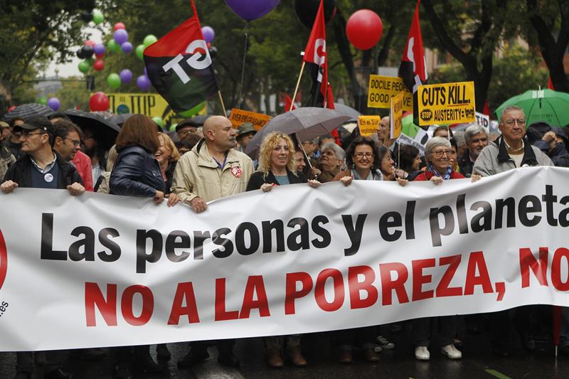 Multitudinaria manifestación en Madrid contra la pobreza Multitudinaria manifestación en Madrid contra la pobreza