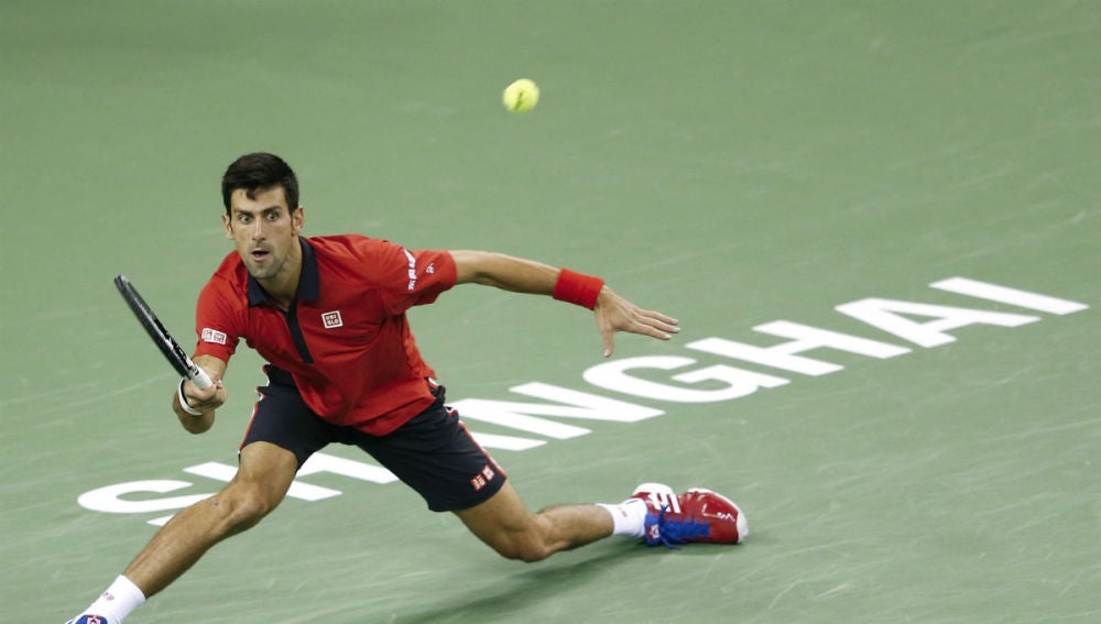 Djokovic resta una pelota en Shanghái