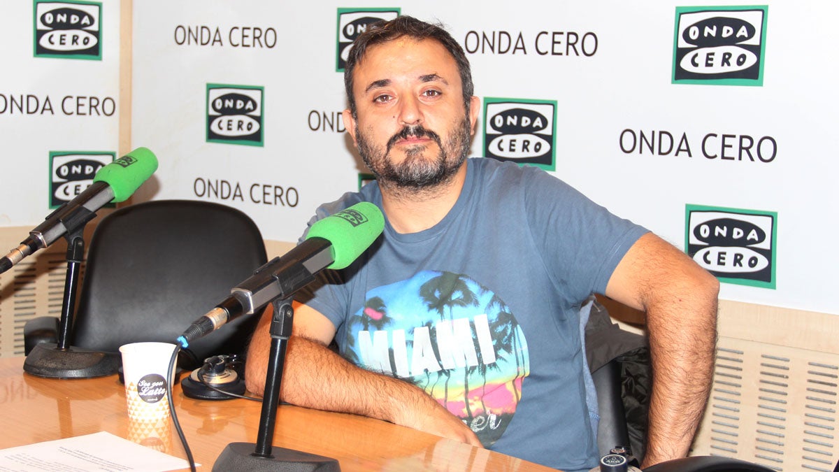 Antonio Martínez Ron nos cuenta por qué vemos lo que vemos, en su libro 'El ojo desnudo" Antonio Martínez Ron nos cuenta por qué vemos lo que vemos, en su libro 'El ojo desnudo"