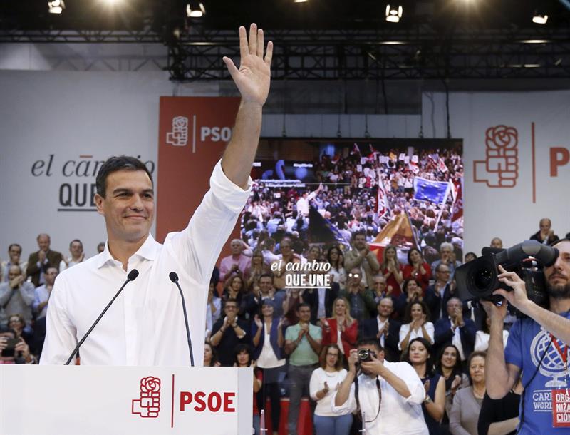 La tertulia: EL PSOE vuelve a poner la religión en el punto de mira La tertulia: EL PSOE vuelve a poner la religión en el punto de mira