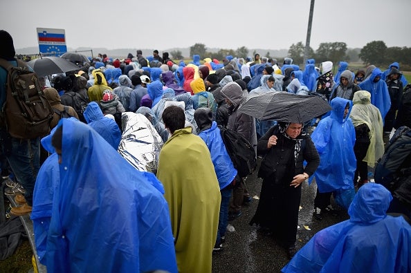 Croacia abre un paso fronterizo para permitir la entrada a miles de refugiados Croacia abre un paso fronterizo para permitir la entrada a miles de refugiados