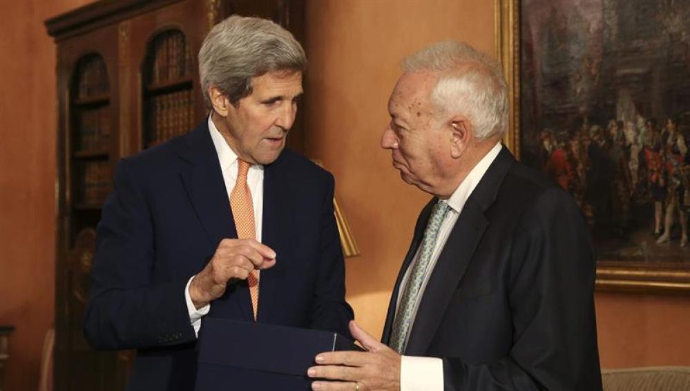 John Kerry y Margallo.