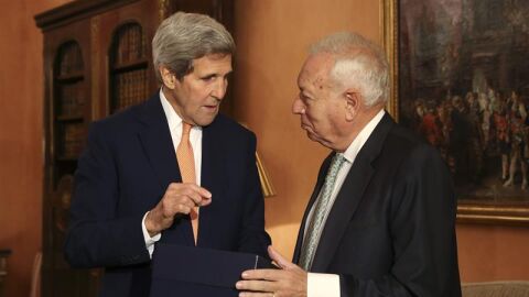 John Kerry y Margallo.