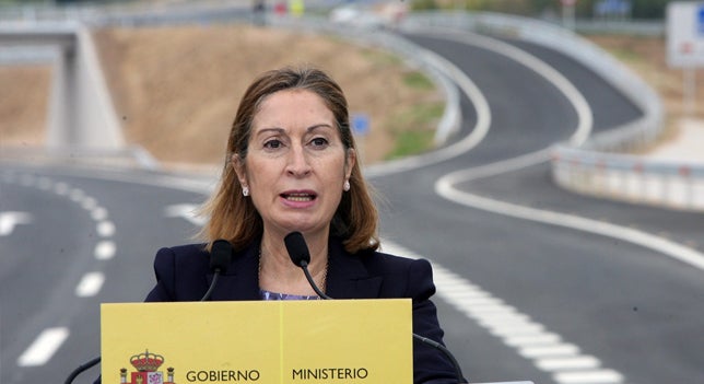 Ana Pastor: "Las sanciones a las aerolíneas pueden llegar a la suspensión de la licencia" Ana Pastor: "Las sanciones a las aerolíneas pueden llegar a la suspensión de la licencia"
