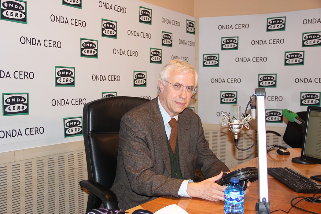La nueva obra de José Manuel Sánchez Ron: "Es una mirada a nuestra cuna" La nueva obra de José Manuel Sánchez Ron: "Es una mirada a nuestra cuna"