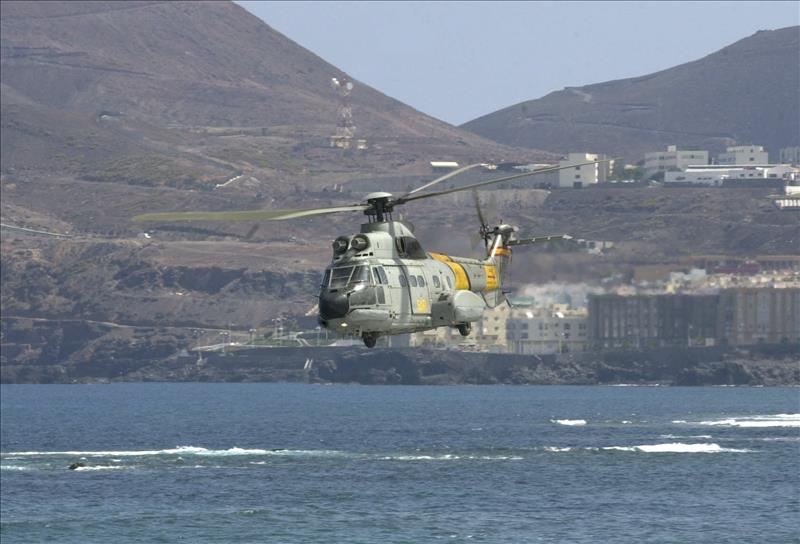 Defensa intentará izar a la superficie el Superpuma hundido en el mar Defensa intentará izar a la superficie el Superpuma hundido en el mar