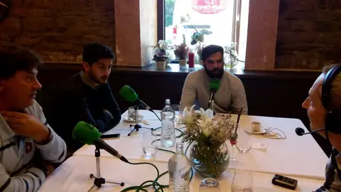 Nacho Cases en la tertulia Sporting Nacho Cases en la tertulia Sporting