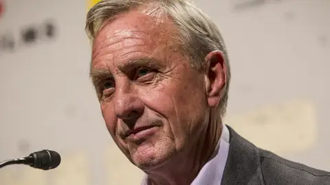 Johan Cruyff durante una conferencia sobre fútbol Johan Cruyff durante una conferencia sobre fútbol