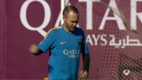 Iniesta, entrenando Iniesta, entrenando