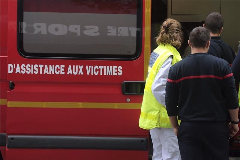 Al menos 42 muertos en un accidente entre un camión y un autobús en Francia Al menos 42 muertos en un accidente entre un camión y un autobús en Francia