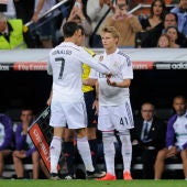 Odegaard entra en el terreno de juego por Cristiano Ronaldo