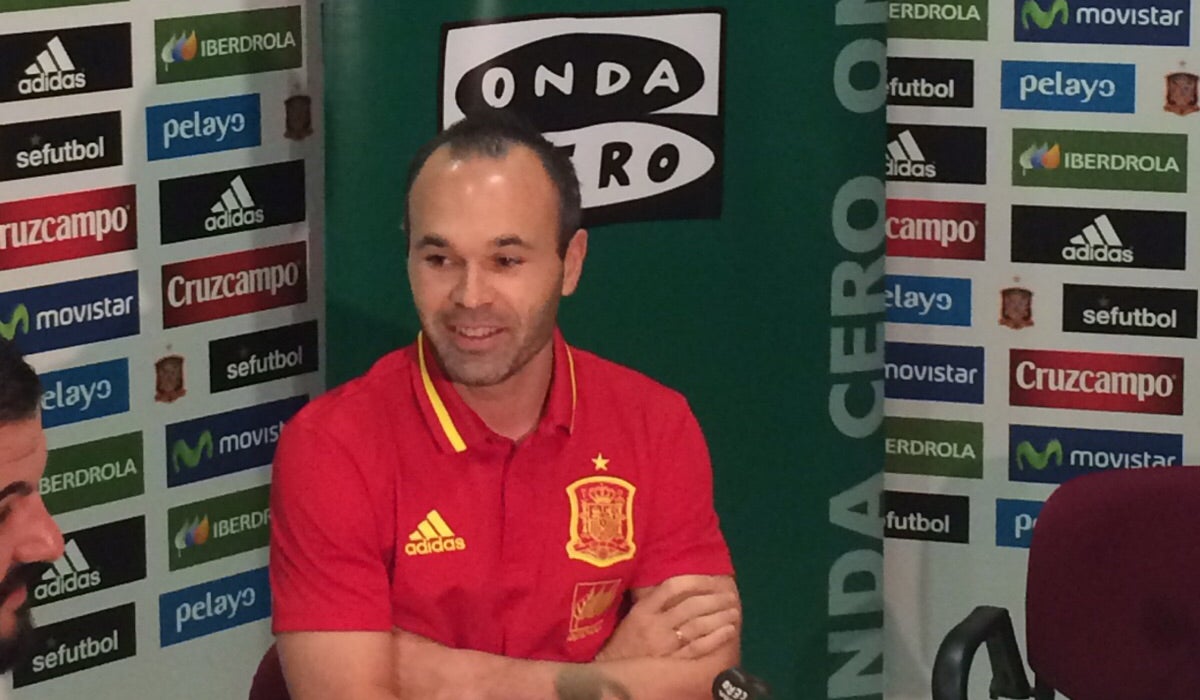 Andrés Iniesta: "Ya pedimos perdón, lo que tiene que hacer cada uno es preocuparse por su club" Andrés Iniesta: "Ya pedimos perdón, lo que tiene que hacer cada uno es preocuparse por su club"
