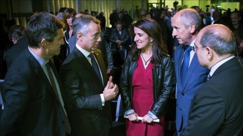 Los partidos vascos siguen divididos a la hora de homenajear a las v&iacute;ctimas