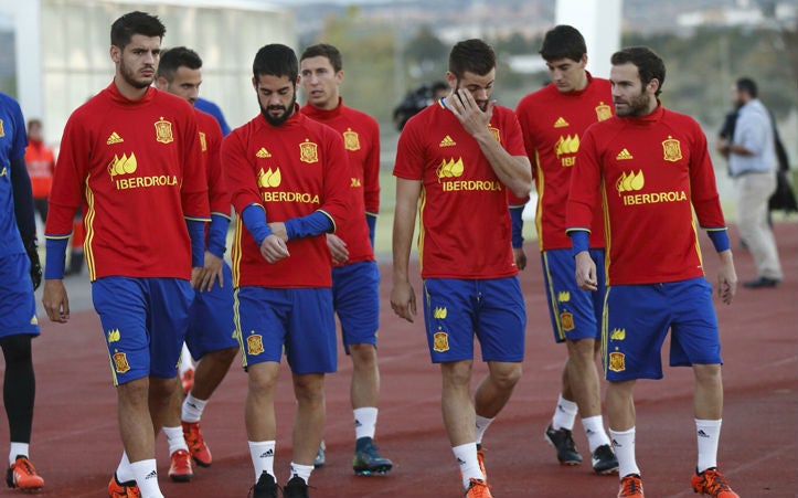 Tertulia: España abandona Bélgica por alerta terrorista Tertulia: España abandona Bélgica por alerta terrorista