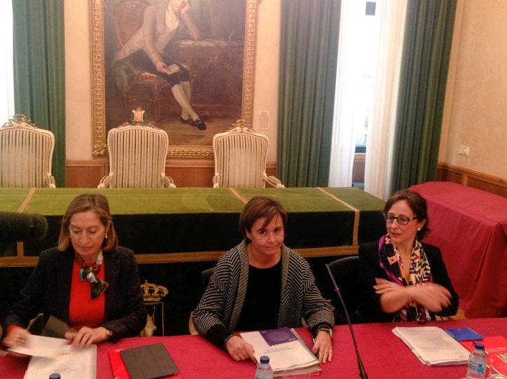 Noticias de Gijón en "Más de Uno" 11/11/2015 con Ana Fierro Noticias de Gijón en "Más de Uno" 11/11/2015 con Ana Fierro