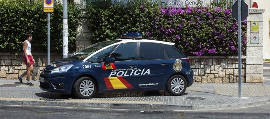 Un coche de la Policía Nacional Un coche de la Policía Nacional