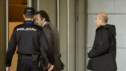 Josep Pujol, a su llegada a los juzgados. Josep Pujol, a su llegada a los juzgados.